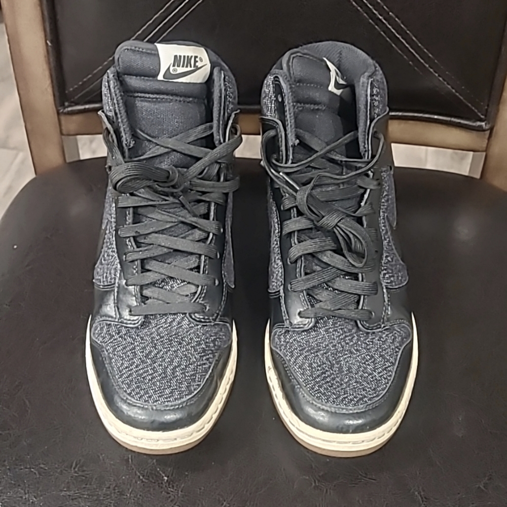 Nike Dunk Sky Hi Essential Black Shoes Hidden Wedge 644877-003 Women’s Size 9
